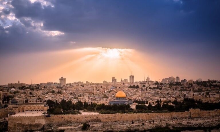 Masjidil Aqsho dan Air Mata Gen Z: Cerita Nyata yang Bikin Hati Luluh!